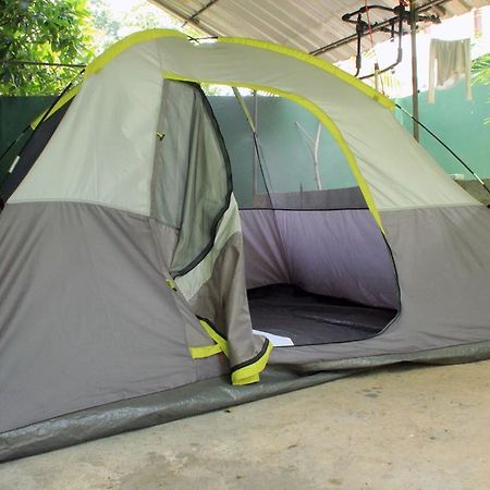 Flipflop Hostel Negombo Eksteriør billede