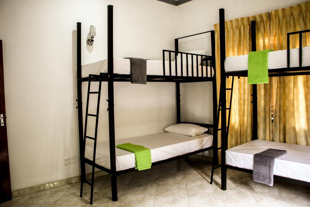 Flipflop Hostel Negombo Værelse billede