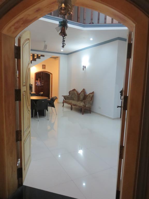 Flipflop Hostel Negombo Eksteriør billede