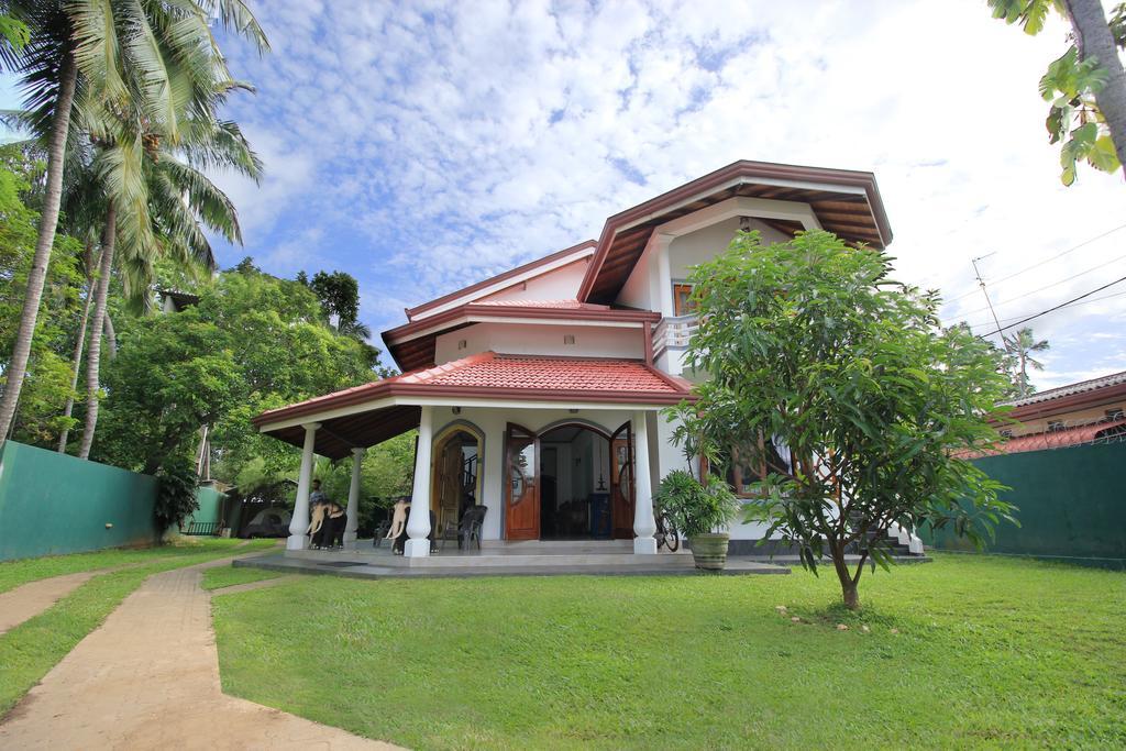Flipflop Hostel Negombo Eksteriør billede