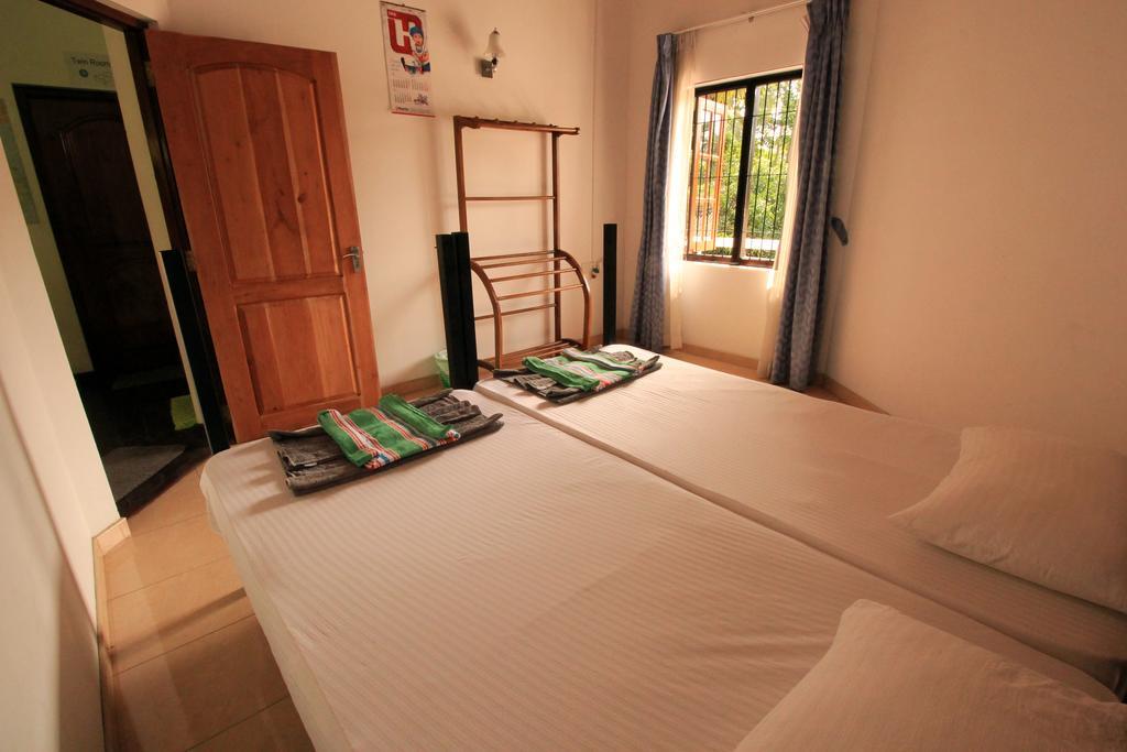 Flipflop Hostel Negombo Eksteriør billede