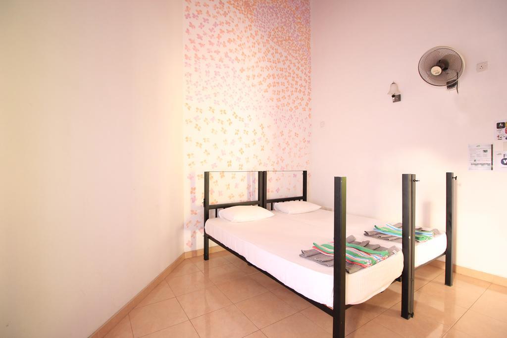 Flipflop Hostel Negombo Eksteriør billede