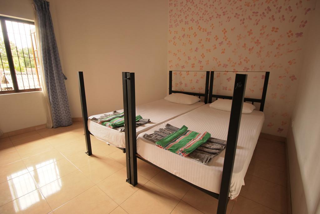 Flipflop Hostel Negombo Eksteriør billede