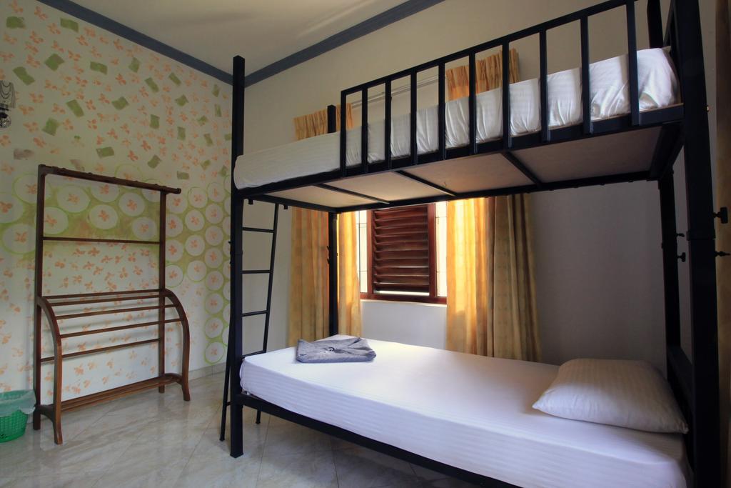 Flipflop Hostel Negombo Eksteriør billede