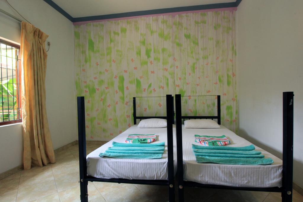 Flipflop Hostel Negombo Eksteriør billede