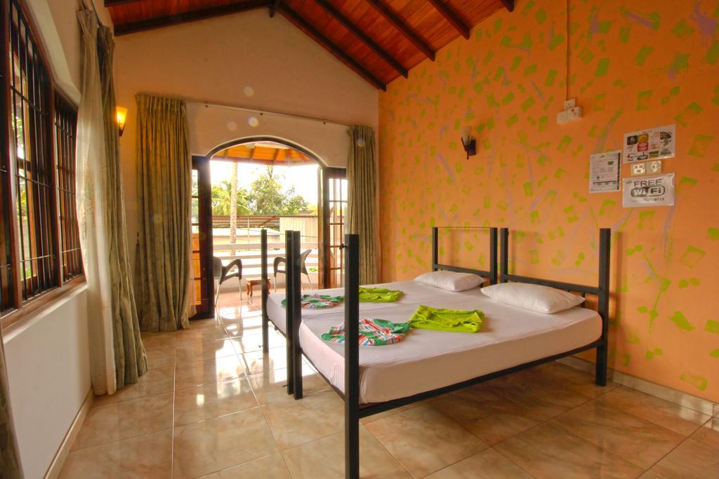 Flipflop Hostel Negombo Eksteriør billede