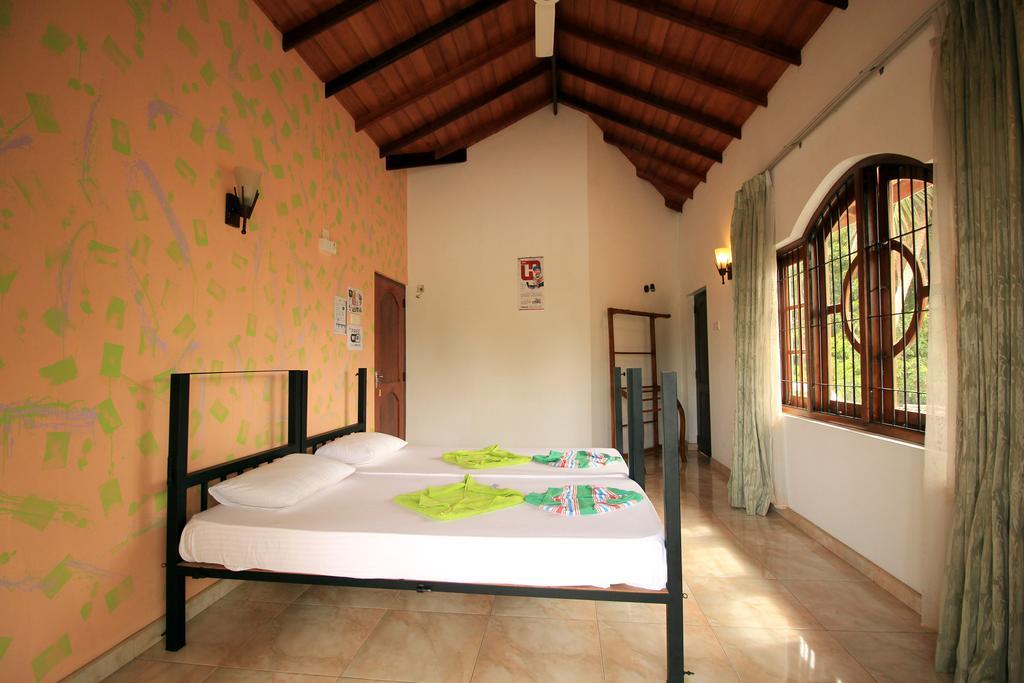 Flipflop Hostel Negombo Eksteriør billede