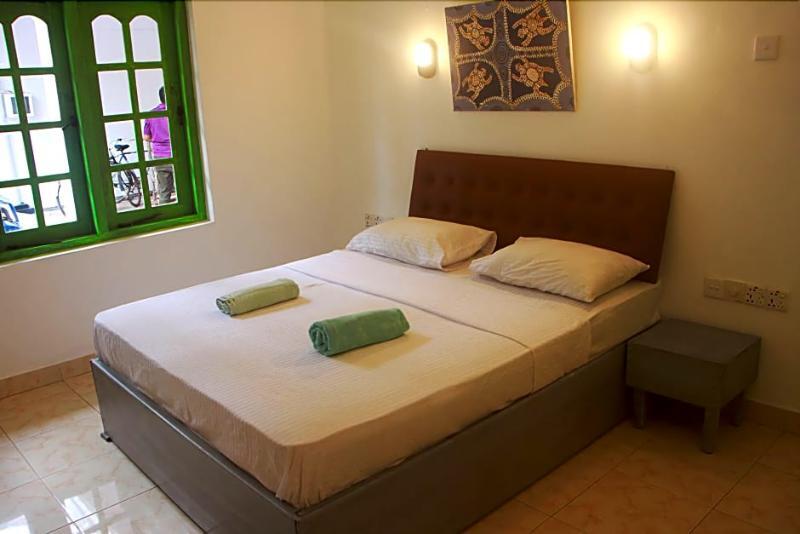 Flipflop Hostel Negombo Eksteriør billede
