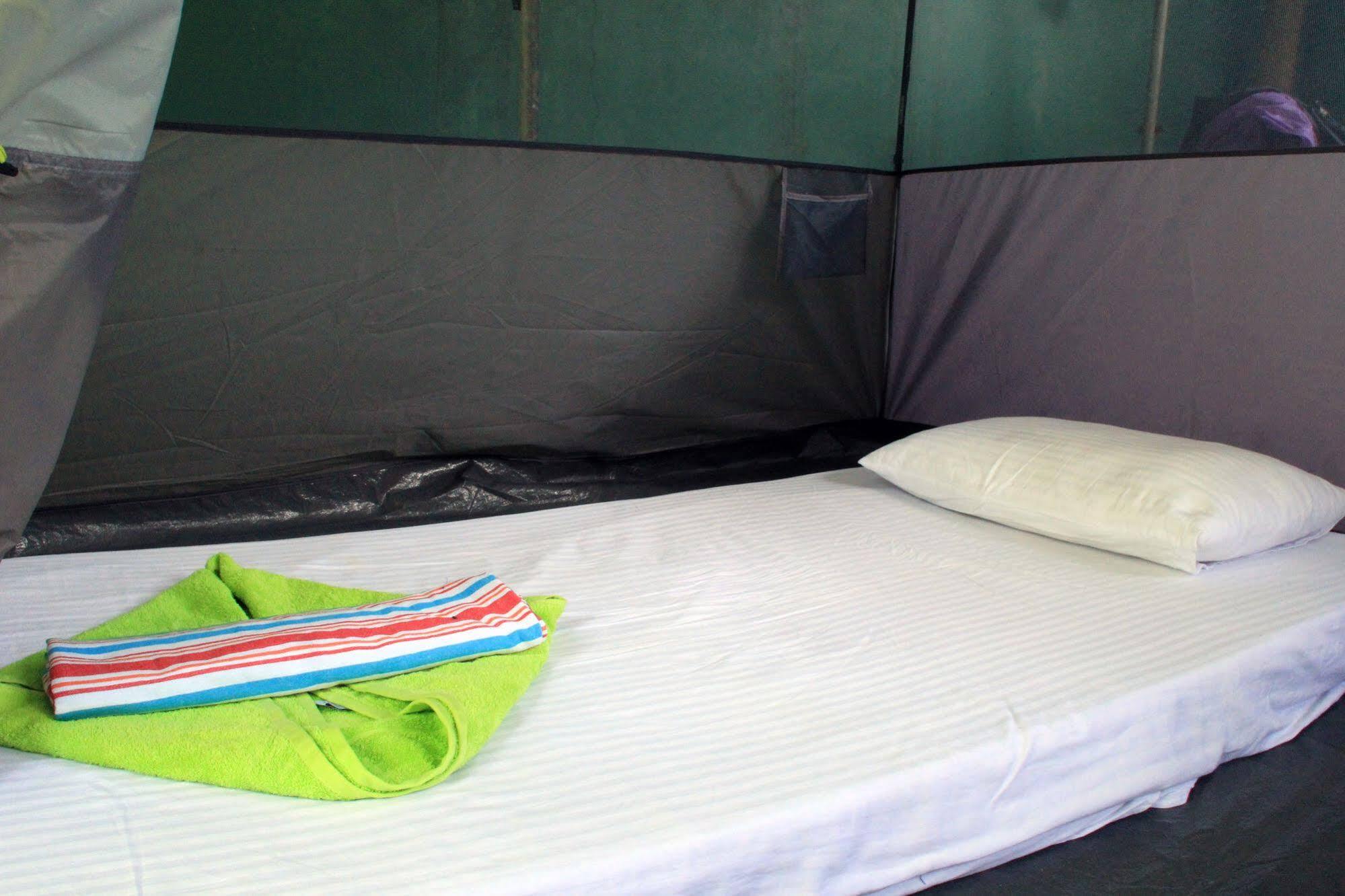 Flipflop Hostel Negombo Eksteriør billede
